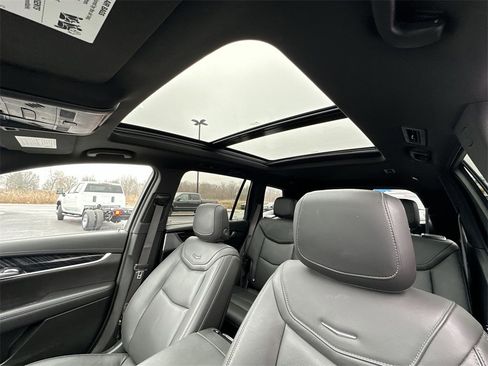 Used 2025 Cadillac XT6 Premium Luxury image 22