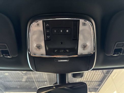 Used 2020 Jeep Grand Cherokee Limited AWD/4WD image 22