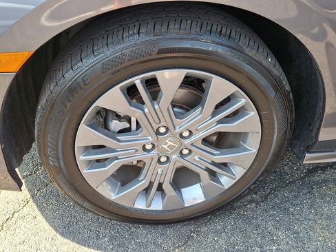 Certified 2025 Honda Odyssey Touring image 28