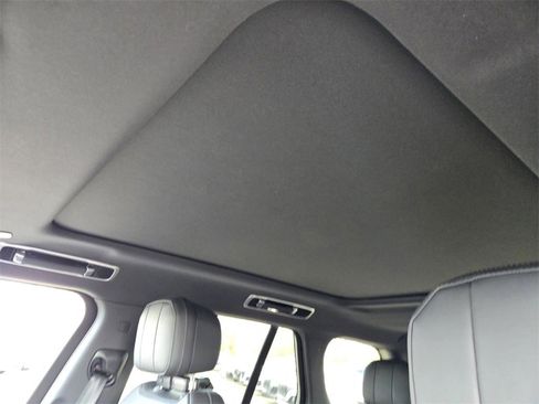 New 2026 Land Rover Range Rover SE image 13