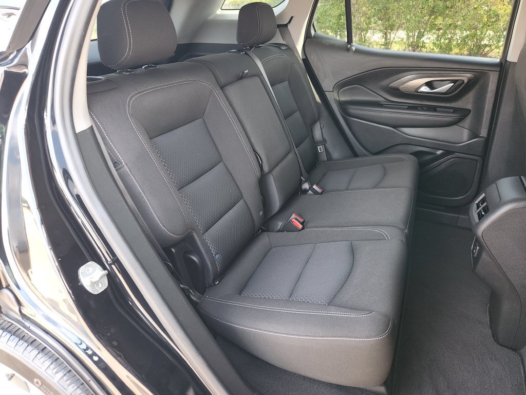Used 2023 GMC Terrain SLE w/ Driver Convenience Package FWD image 15