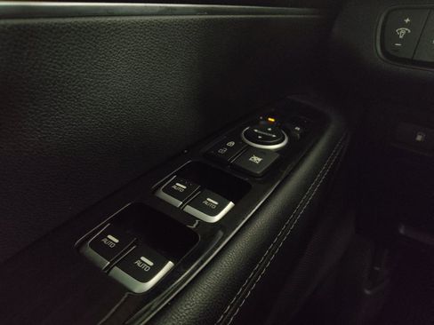 Used 2020 Kia Sorento LX FWD image 27