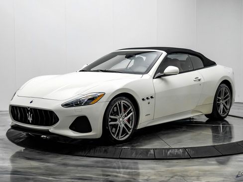 Used 2018 Maserati GranTurismo Sport image 3