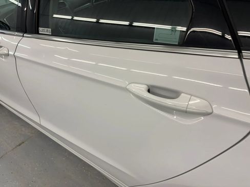 Used 2020 Ford Fusion SE FWD image 22