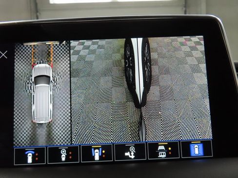 Used 2024 GMC Yukon AT4 image 19