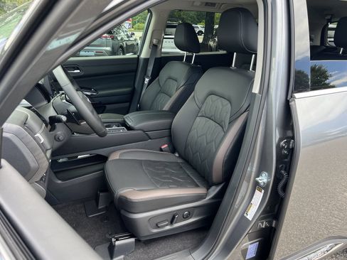 New 2026 Nissan Pathfinder Platinum FWD image 18