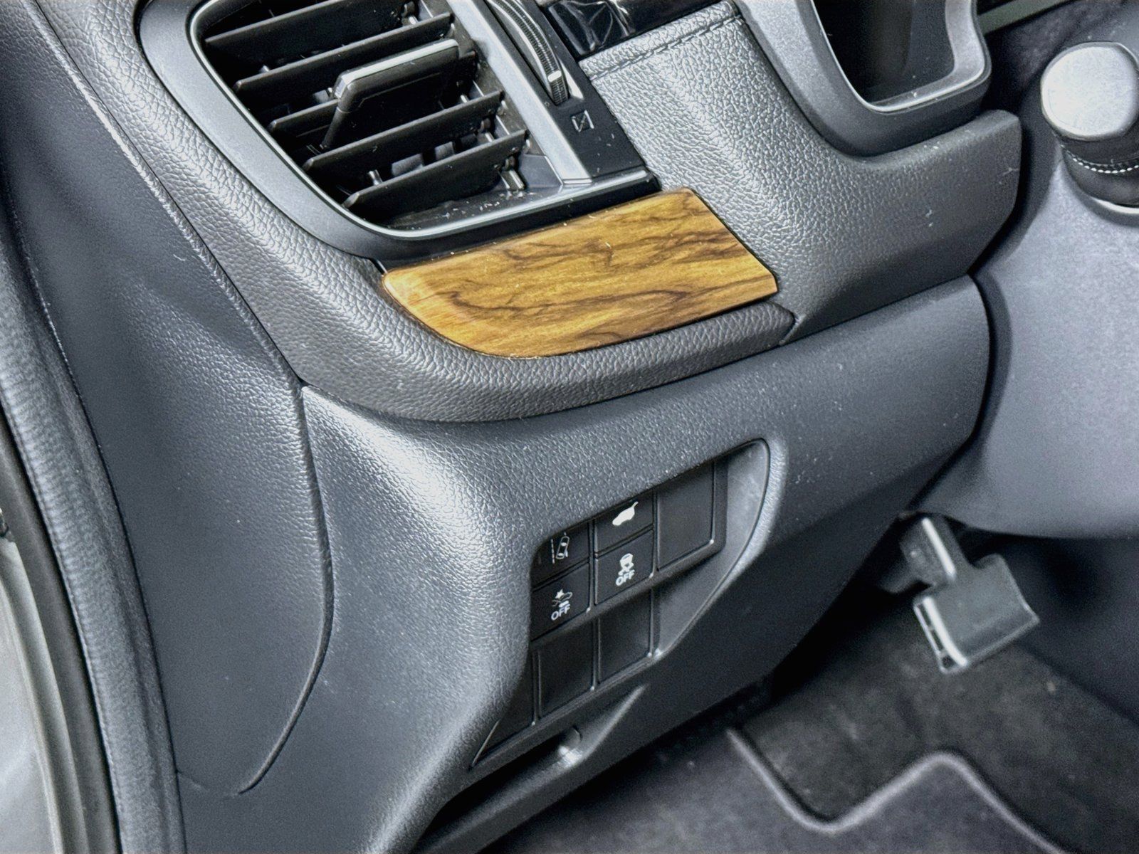 Used 2018 Honda CR-V Touring image 20