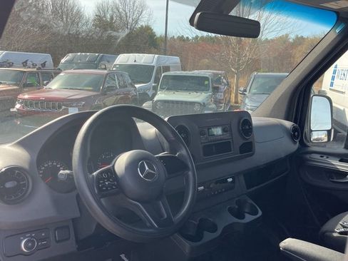 Used 2020 Mercedes-Benz Sprinter 144 Cargo image 7