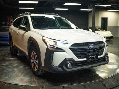 Used 2023 Subaru Outback Premium AWD/4WD image 5