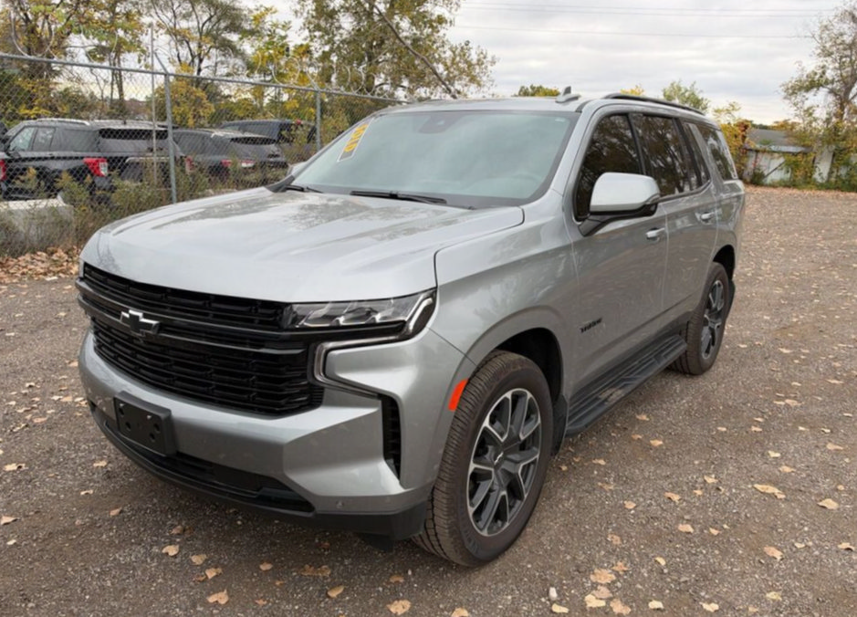 Used 2023 Chevrolet Tahoe RST w/ Luxury Package AWD/4WD image 2