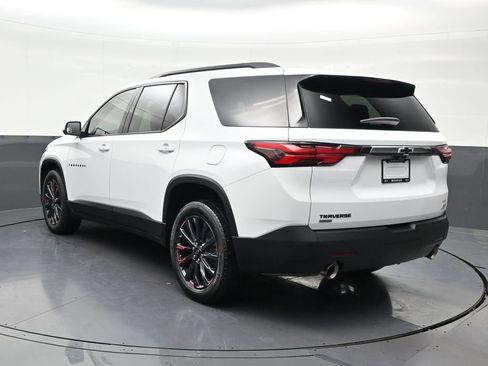 Used 2024 Chevrolet Traverse RS FWD image 3