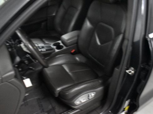 Used 2017 Porsche Macan S image 13