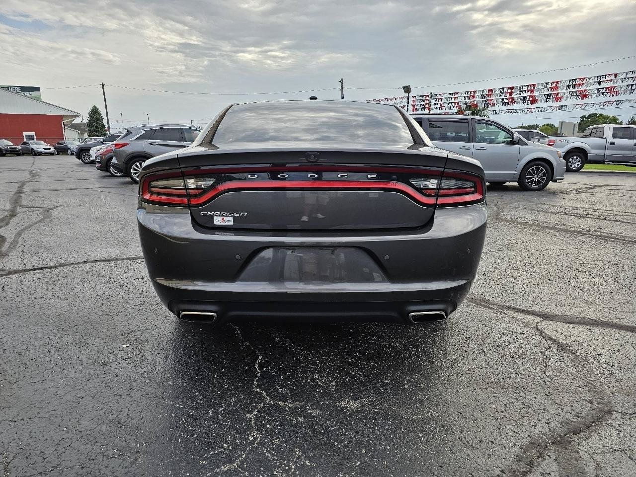 Used 2021 Dodge Charger SXT w/ Leather Interior Group RWD image 29