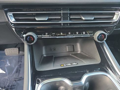 New 2026 Chevrolet Traverse LT w/ Midnight/Sport Edition image 23