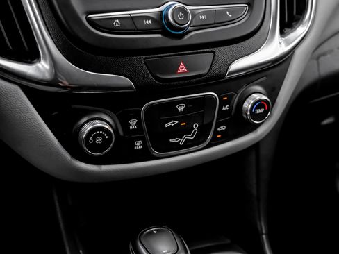 Used 2020 Chevrolet Equinox LS w/ LPO, Floor Liner Package FWD image 27