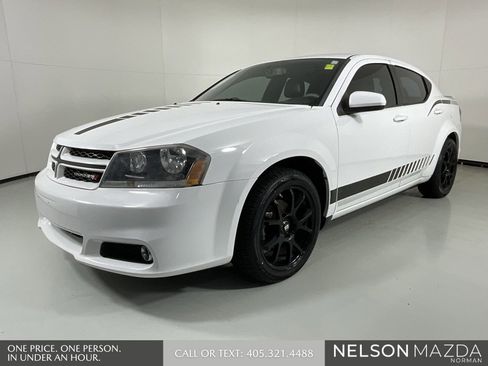 Used 2013 Dodge Avenger SXT w/ Sun/Sound Group image 4