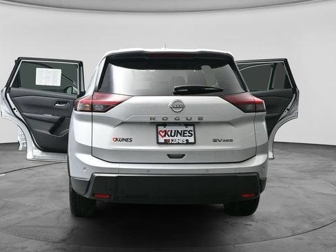 Used 2024 Nissan Rogue SV AWD/4WD image 65