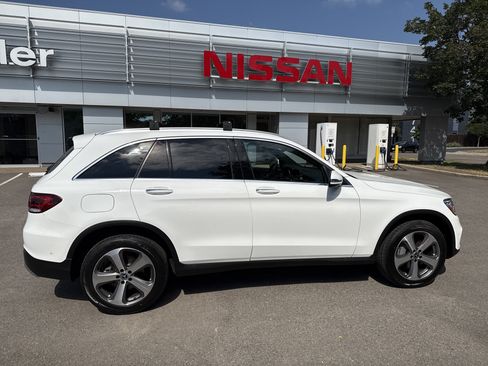 Used 2022 Mercedes-Benz GLC 300 4MATIC image 10