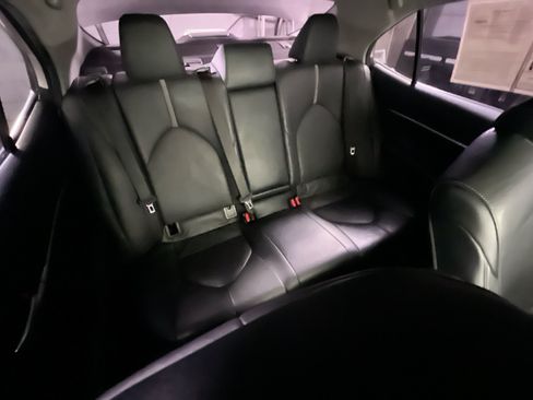 Used 2021 Toyota Camry XSE FWD image 33