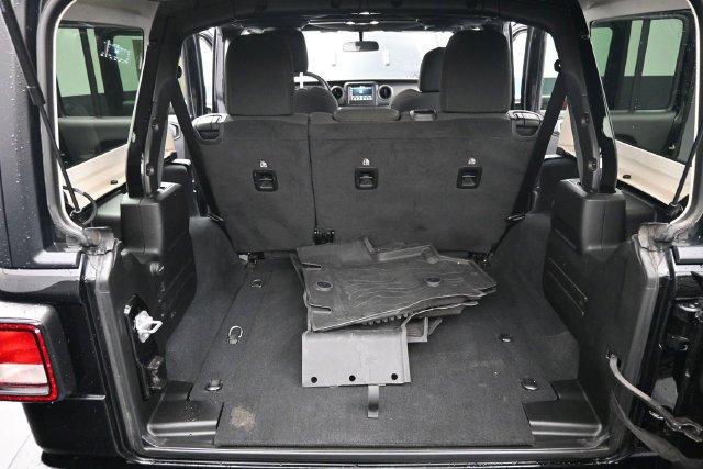 Used 2022 Jeep Wrangler Unlimited Sport AWD/4WD image 19