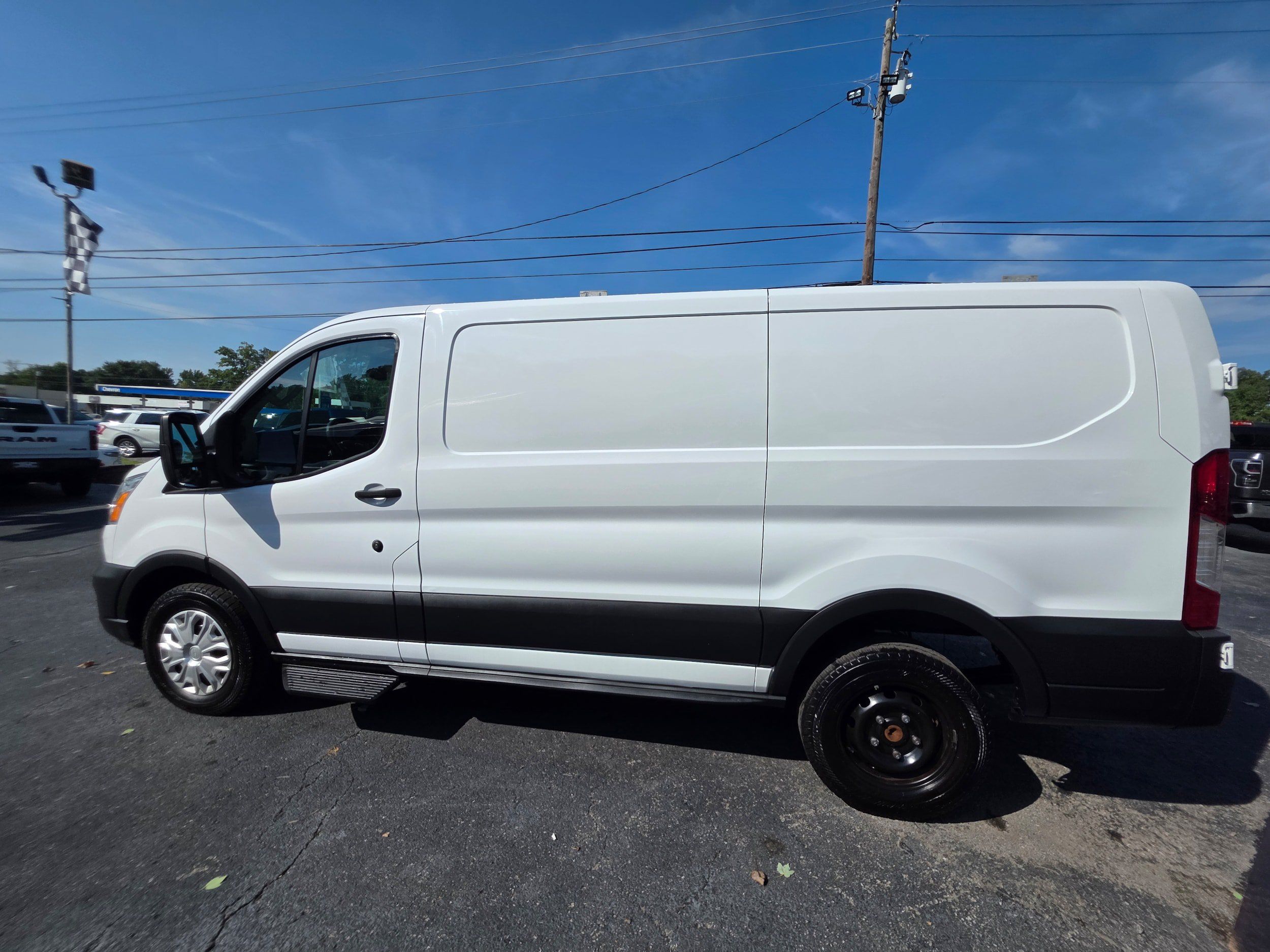 Used 2021 Ford Transit 250 Low Roof RWD image 8