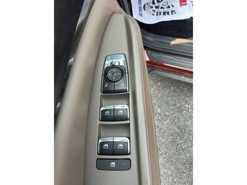 Used 2025 Kia Carnival FWD image 14