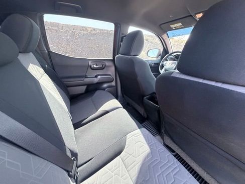 Used 2022 Toyota Tacoma TRD Off-Road w/ Technology Package image 28