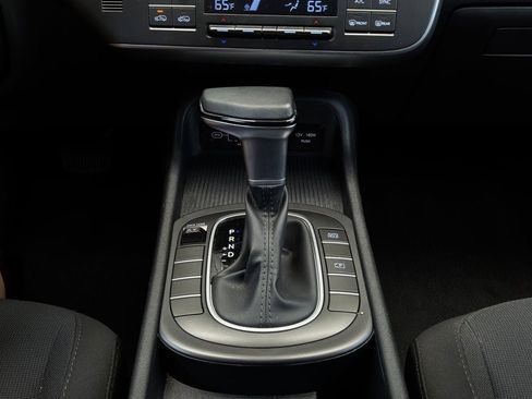 Used 2025 Hyundai Kona SEL FWD image 22