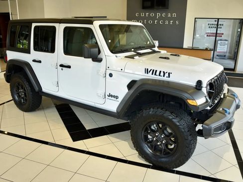 Used 2024 Jeep Wrangler Unlimited AWD/4WD image 7