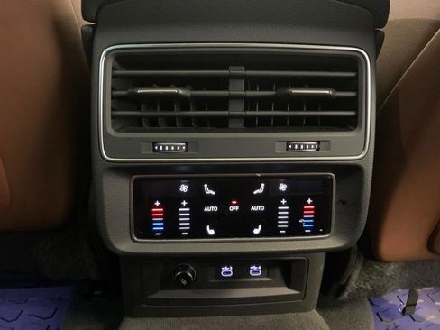 Used 2021 Audi Q8 Prestige w/ Prestige Package image 61