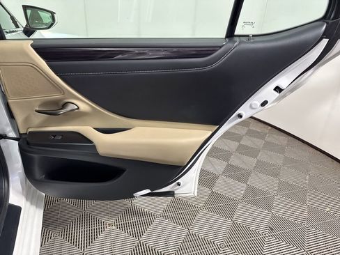 Used 2020 Lexus ES 350 w/ Premium Package image 18