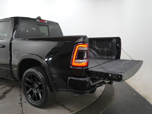 Used 2022 RAM 1500 Laramie AWD/4WD image 9