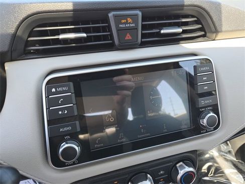 Used 2021 Nissan Versa SV image 17