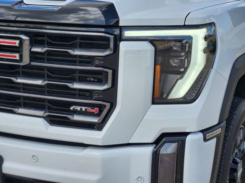 Used 2024 GMC Sierra 2500 AT4 w/ AT4 Premium Plus Package image 9