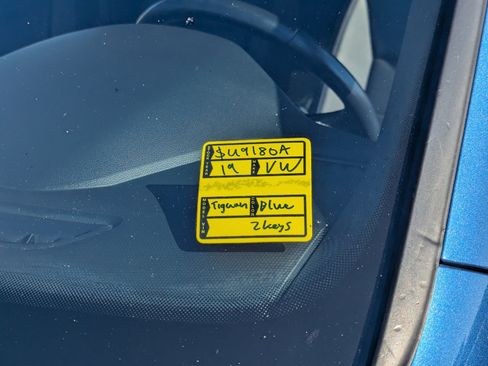 Used 2019 Volkswagen Tiguan SE image 32