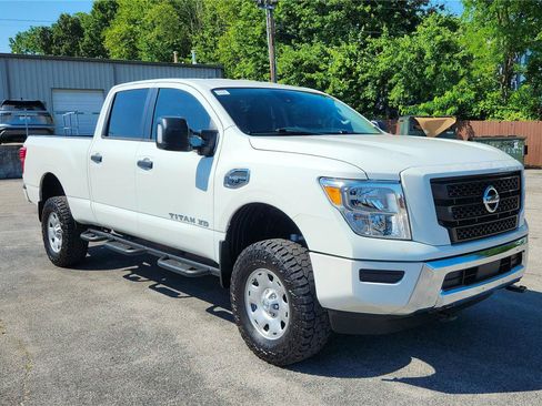 Used 2022 Nissan Titan SV AWD/4WD image 1