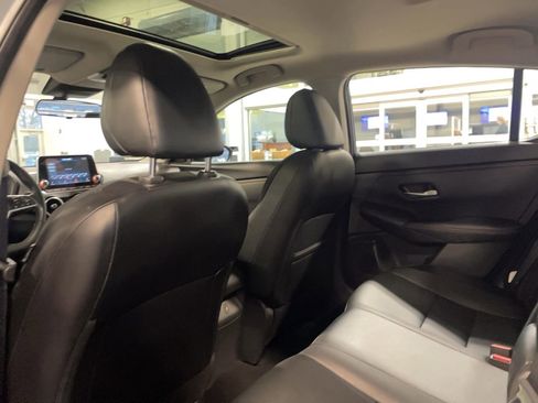 Used 2024 Nissan Sentra SR w/ SR Premium Package image 9