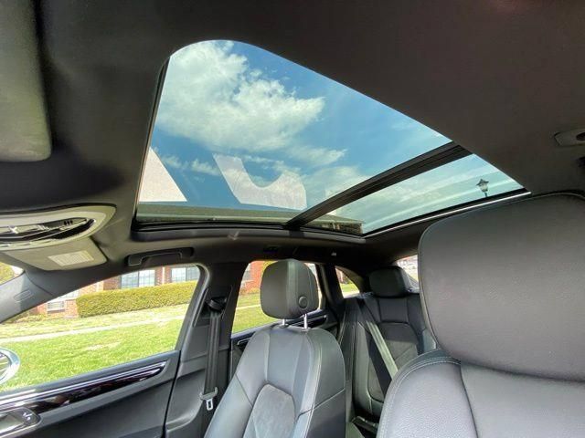 Used 2019 Porsche Macan AWD/4WD image 25