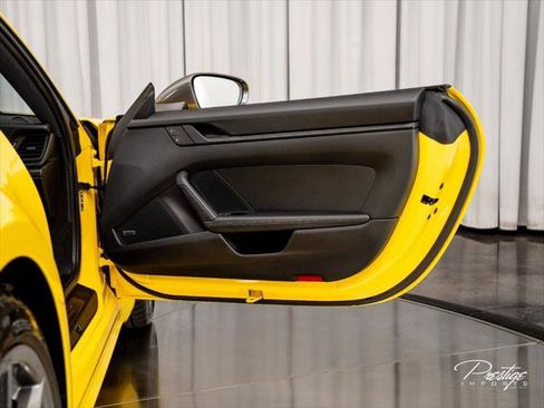 Used 2024 Porsche 911 Carrera T RWD image 31