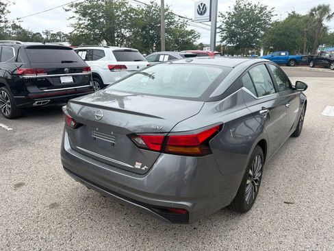 Used 2023 Nissan Altima 2.5 SV FWD image 14