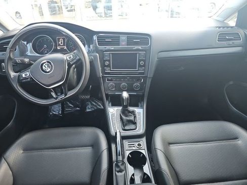 Used 2021 Volkswagen Golf 4-Door image 11