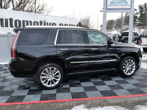 Used 2020 Cadillac Escalade Platinum image 5