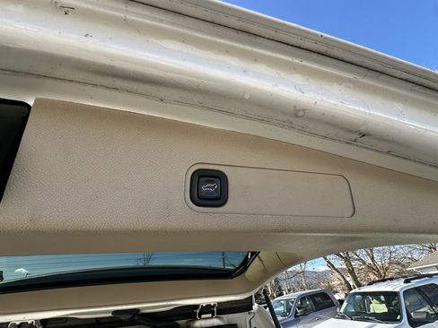 Used 2014 Cadillac Escalade ESV Premium image 27