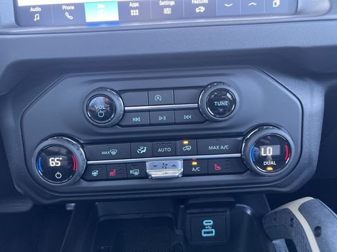 New 2025 Ford Bronco Badlands w/ Sasquatch Package AWD/4WD image 29