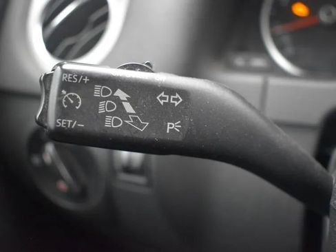 Used 2009 Volkswagen Tiguan SEL image 26