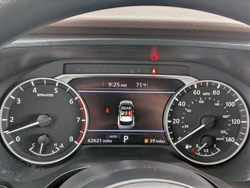 Used 2023 Nissan Rogue S AWD/4WD image 10