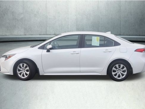 Used 2025 Toyota Corolla LE FWD image 15