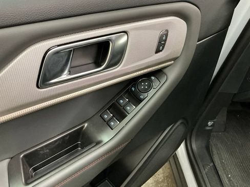 New 2026 Ford Explorer Active w/ Active Comfort Package AWD/4WD image 16