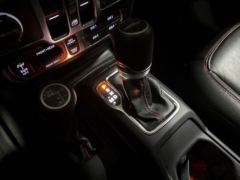 Used 2023 Jeep Gladiator Rubicon w/ LED Lighting Group image 18