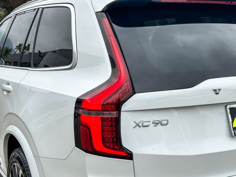 Used 2025 Volvo XC90 B6 Plus AWD/4WD image 9
